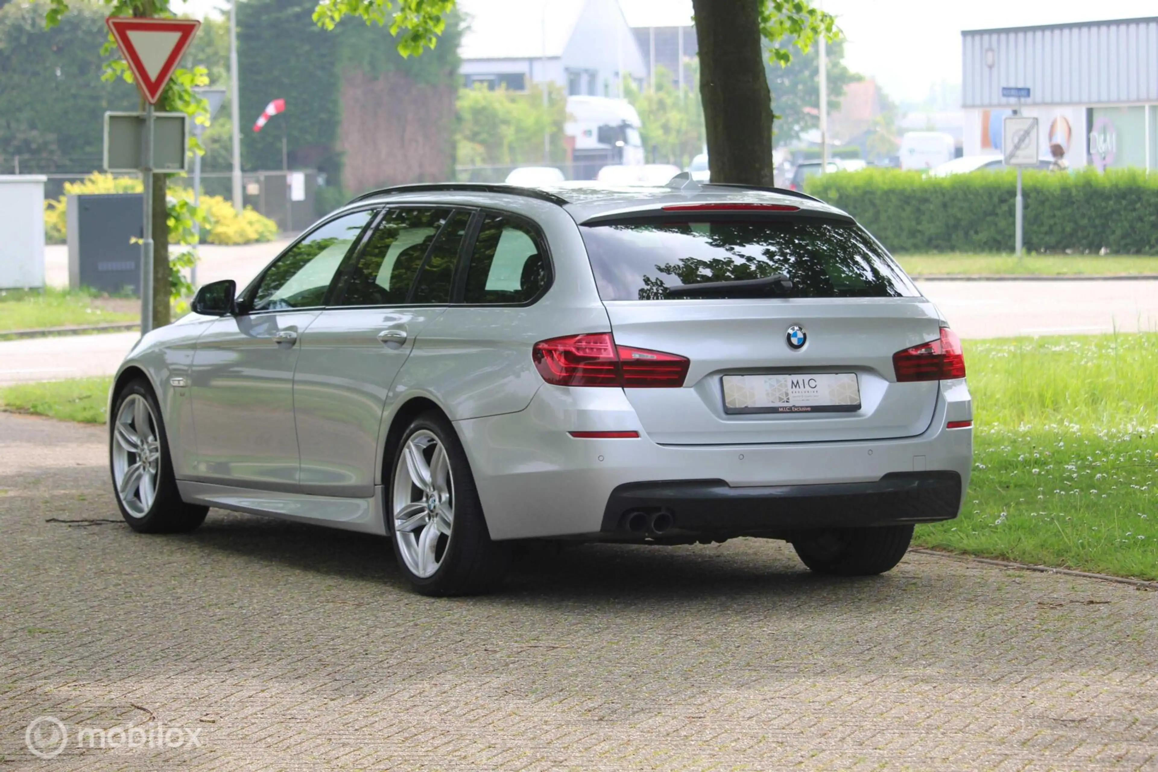 BMW 528 5-serie Touring 528i M Sport Edition High Executiv — photo 5