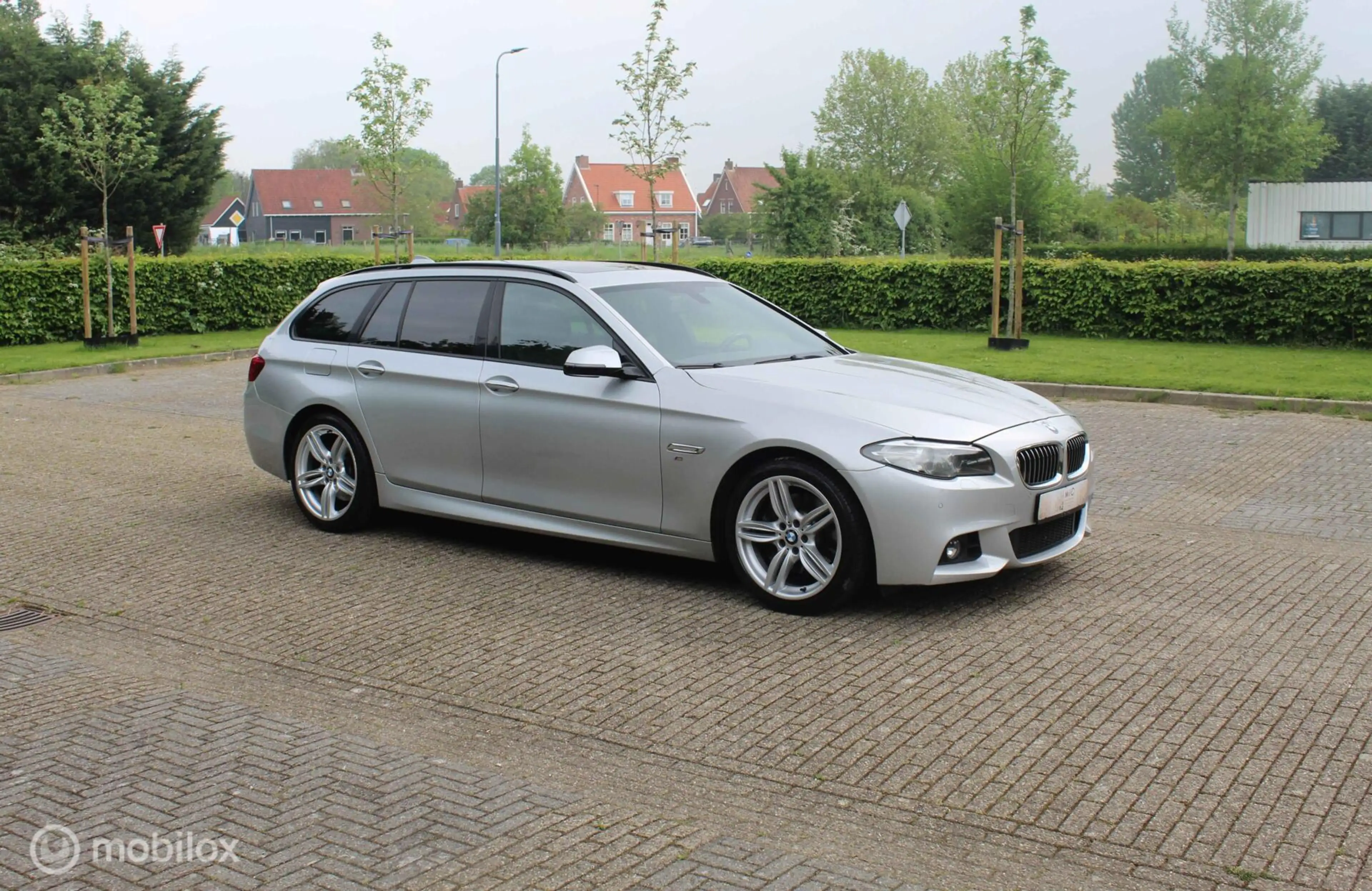 BMW 528 5-serie Touring 528i M Sport Edition High Executiv — photo 17