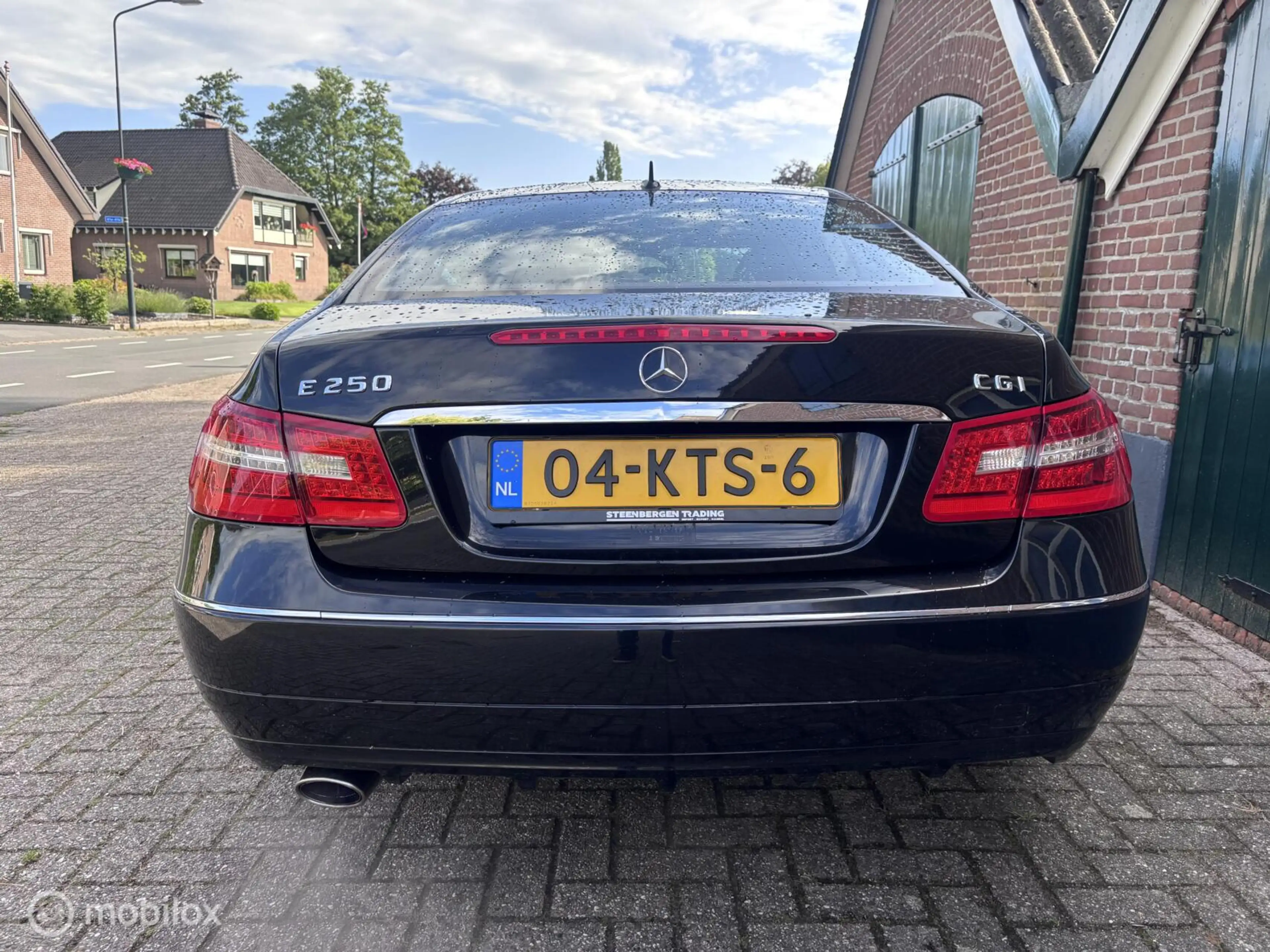Mercedes-Benz E 250 Coupé CGI Avantgarde DISTR KETT VERV — photo 12