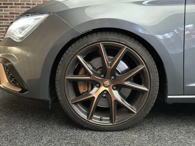 Seat Leon Leon view 8
