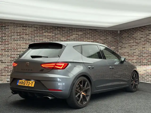 Seat Leon Leon view 2