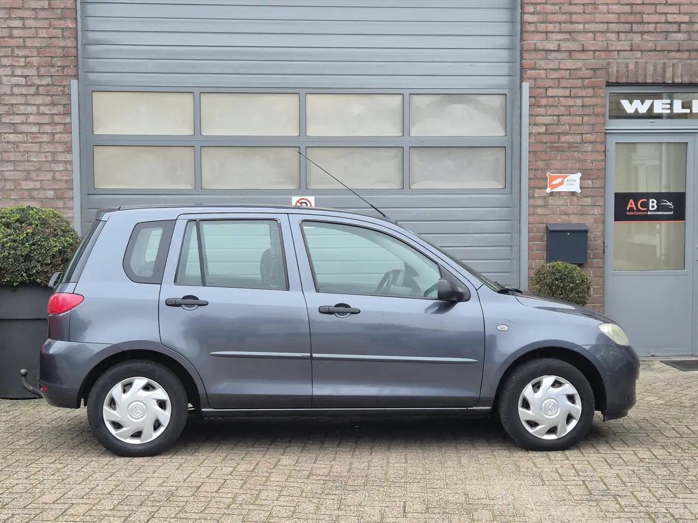 Mazda 2 1.4 Exclusive Trekhaak Grau - 2