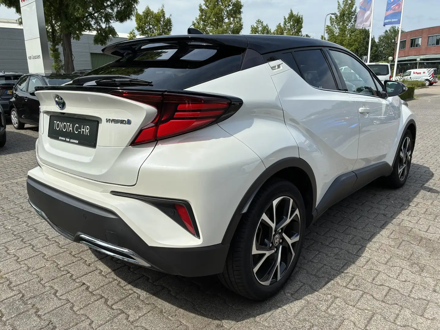 Toyota C-HR 2.0 HYBRID BI-TONE STOEL/STUURWIELVERW BLIND-SPOT Wit - 2