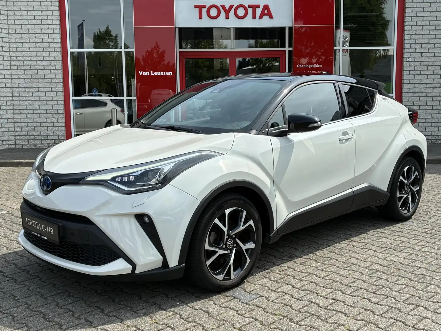 Toyota C-HR 2.0 HYBRID BI-TONE STOEL/STUURWIELVERW BLIND-SPOT Wit - 1