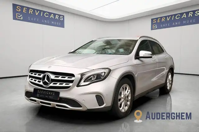 Mercedes-Benz GLA 180 0484 49 55 12 | Mercedes GLA 180 Business Solution / CAM AR / BT / GAR 12 MOIS
