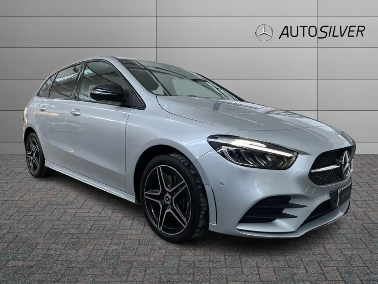 Mercedes-Benz B 250 e hybrid EQ AMG Line Advanced Plus Argent - 1