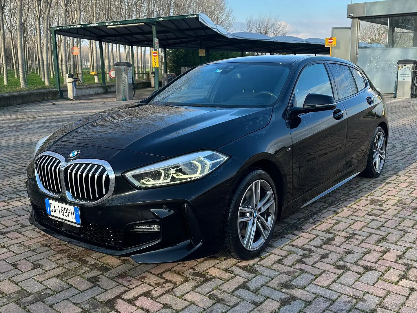 BMW 116 116d Msport auto Чёрный - 1