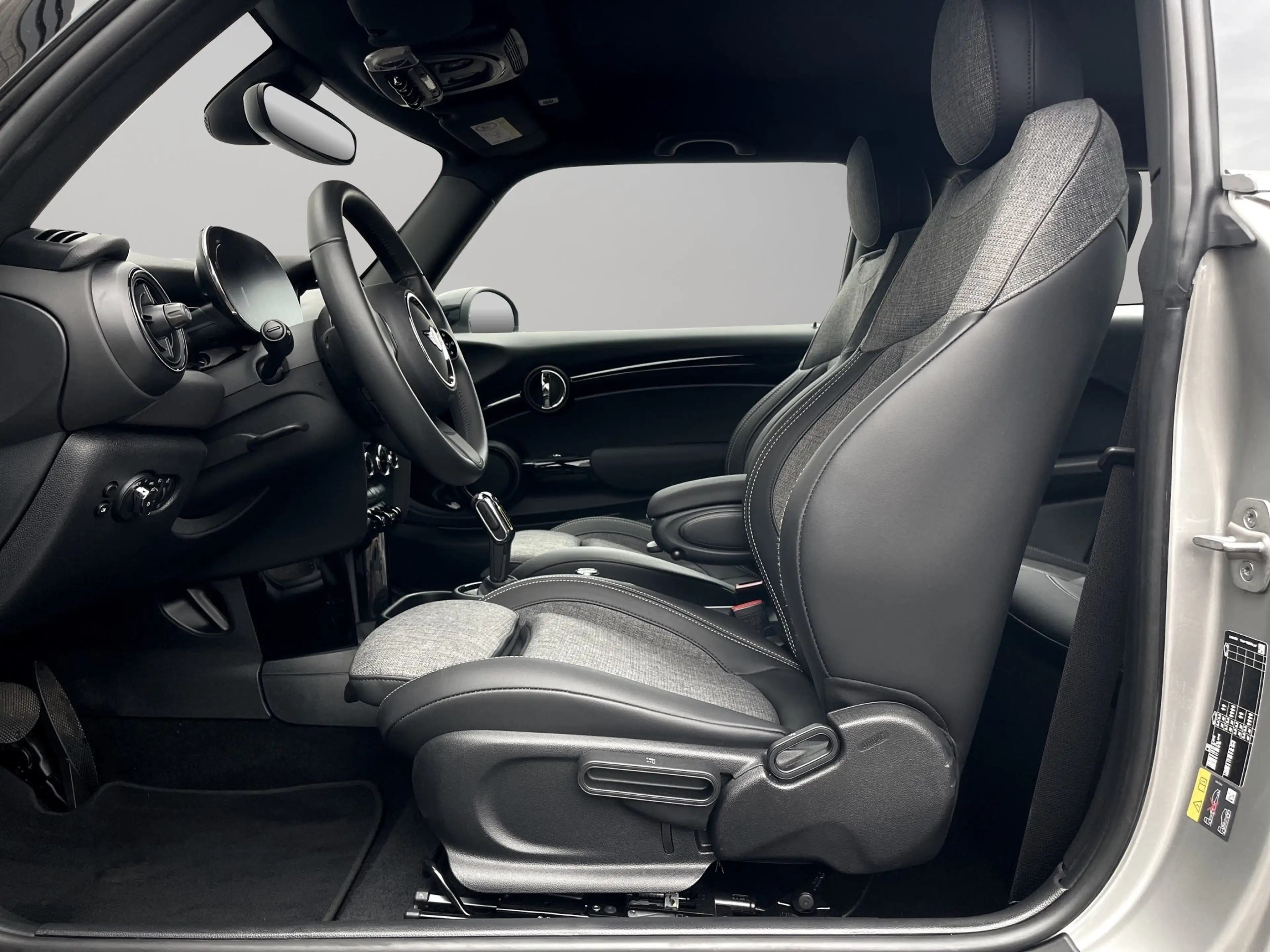 MINI Cooper SE °9tkm° Rückfahrkamera Navi Stoff/Leder PDC — photo 9