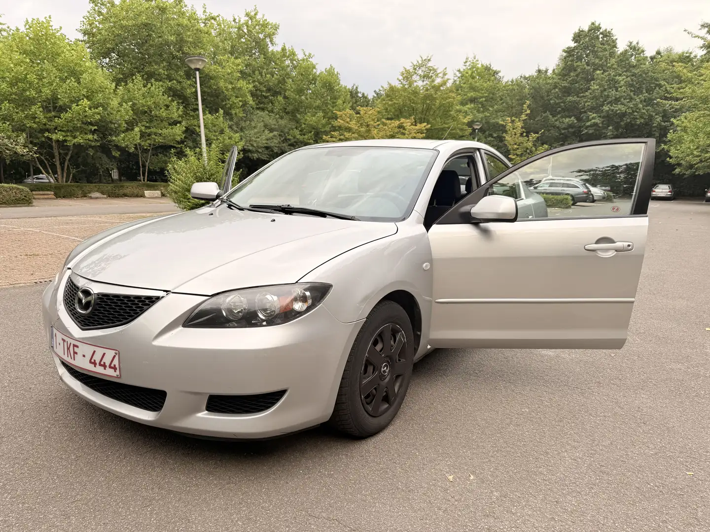 Mazda 3 1.6 sedan Gris - 2