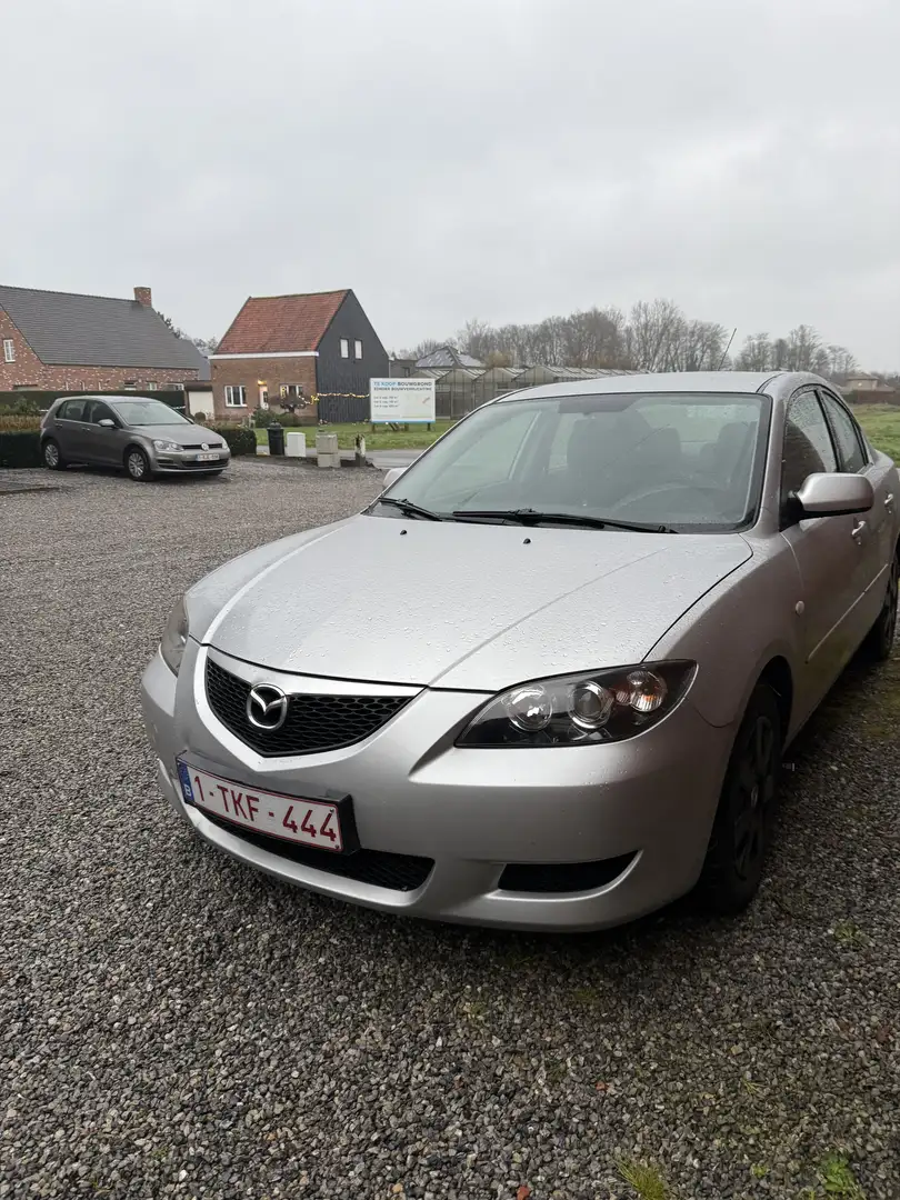 Mazda 3 1.6 sedan Grijs - 1