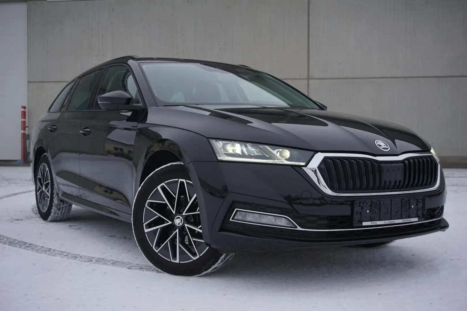 Skoda Octavia 1.5TSI Combi Matrix Navi PDC Tempomat Noir - 1