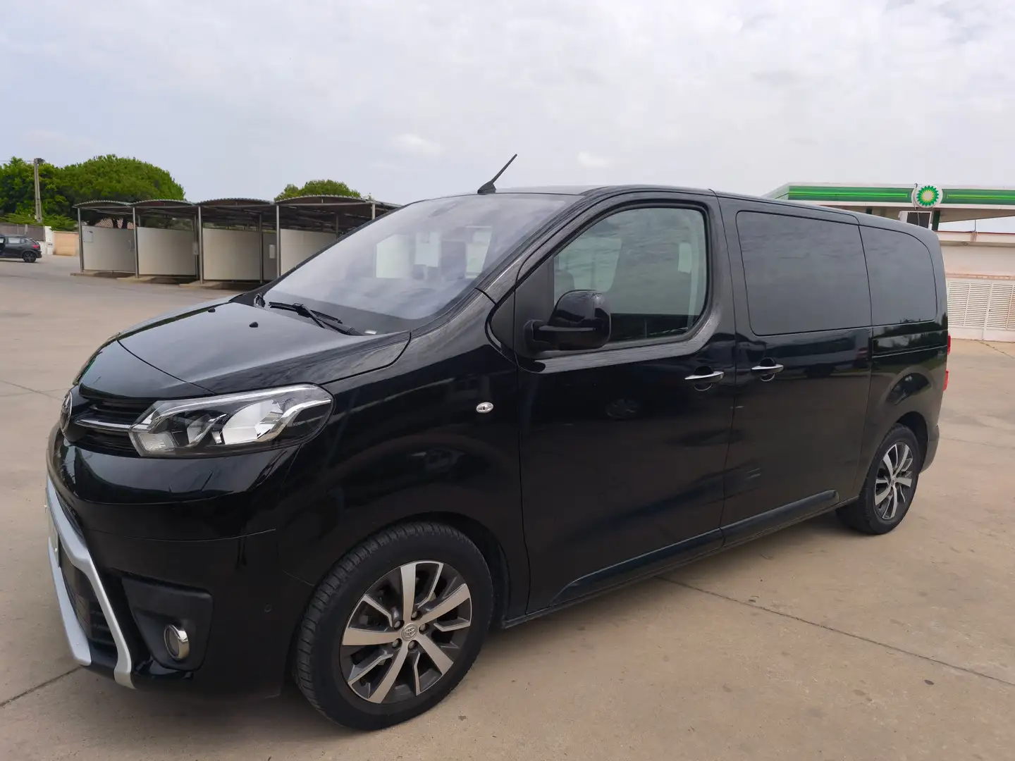 Toyota Proace Family Medio 2.0D 8pl. Advance 150 Advance Negro - 1