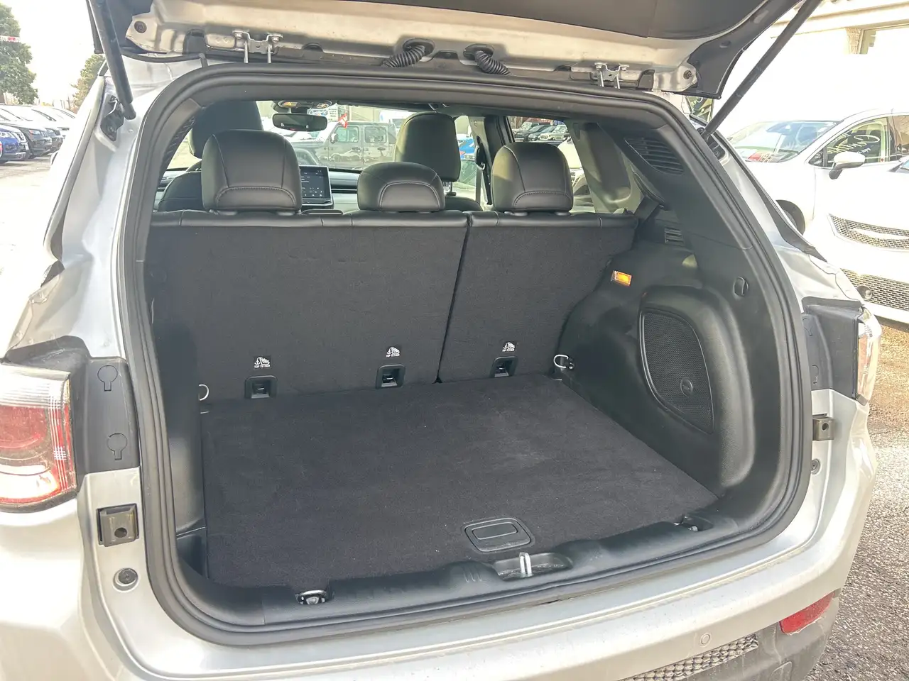 Jeep Compass photo Jeep Compass
