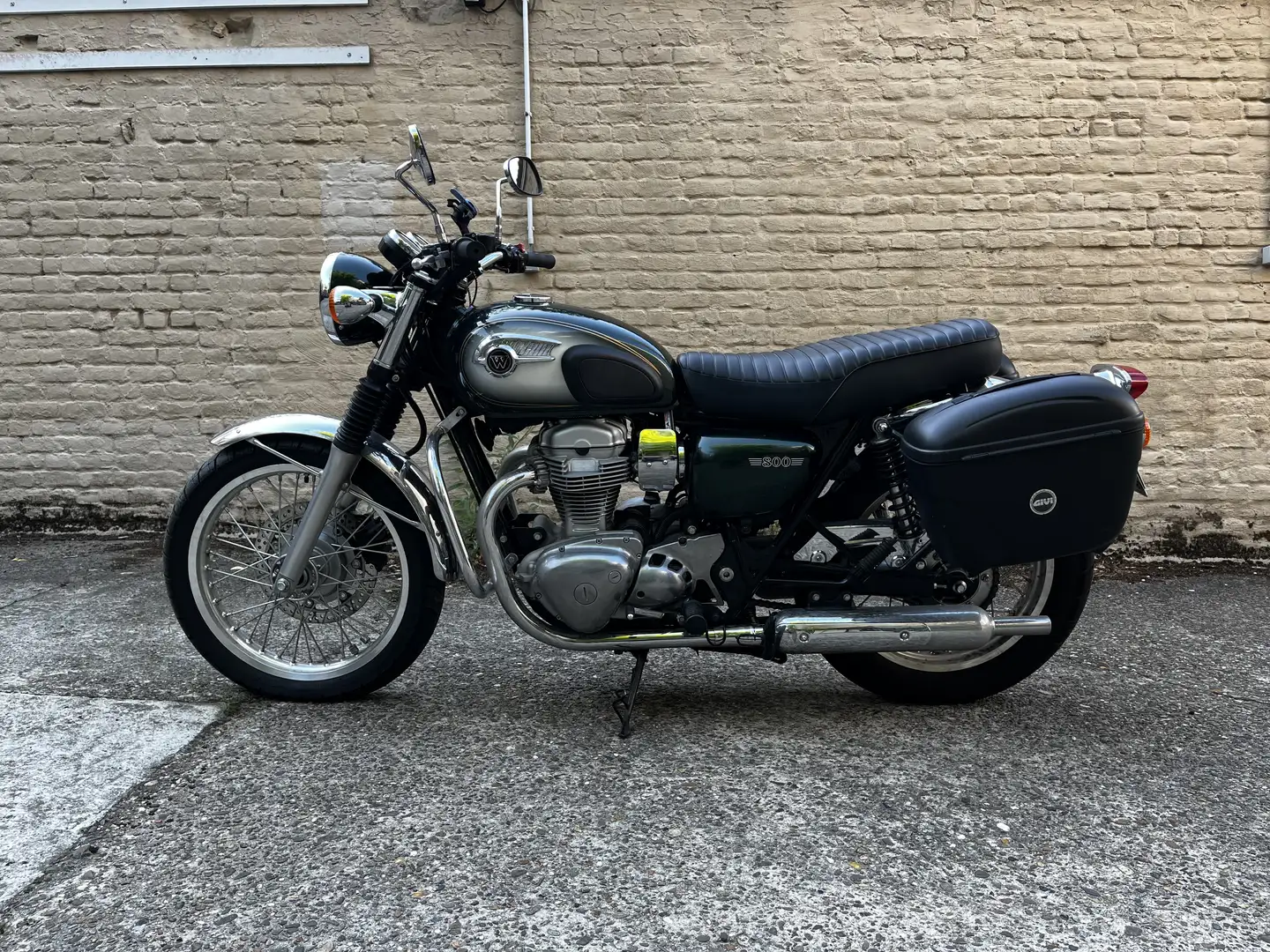Kawasaki W 800 Kawasaki W800 – 2011 – Vert foncé métallisé Verde - 1