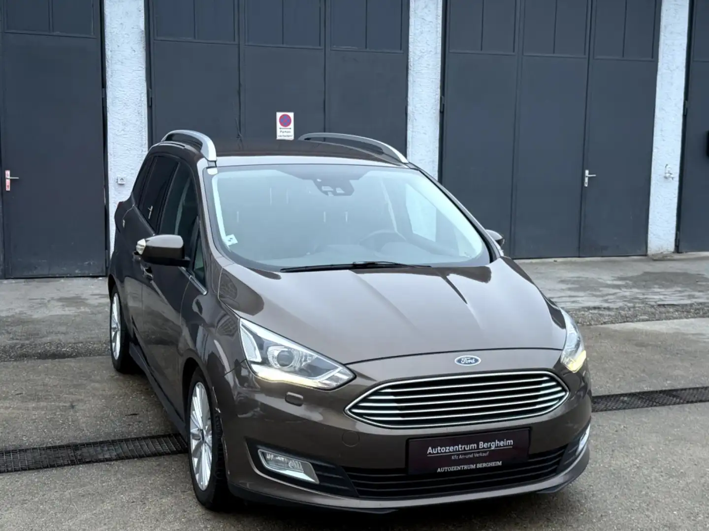 Ford Grand C-Max Titanium 1,5 TDCi Powershift Braun - 1
