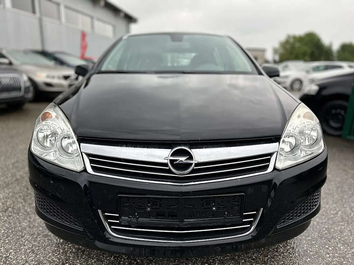 Opel Astra Edition Plus Schwarz - 2