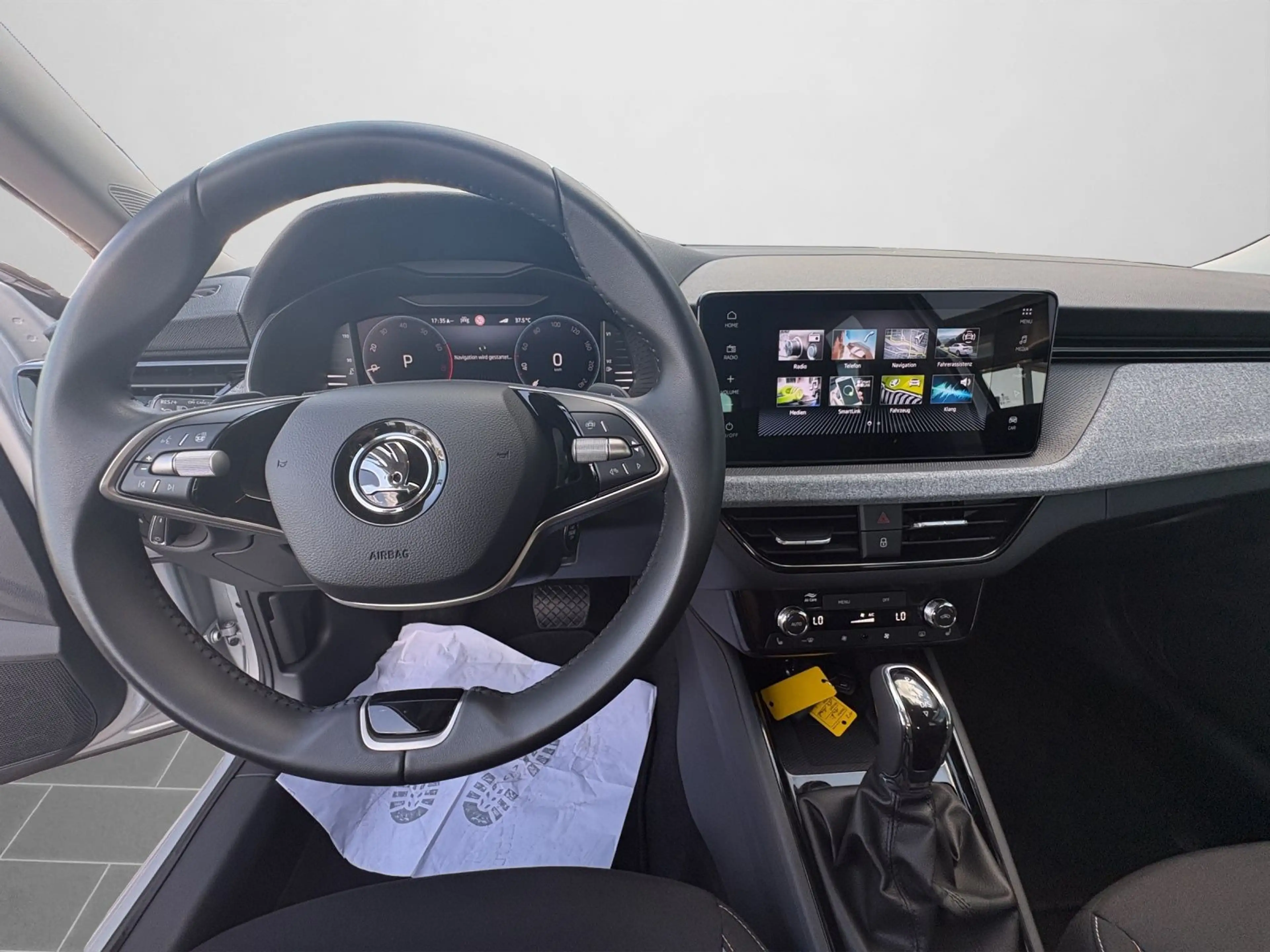 Skoda Kamiq Selection 1.0 TSI EINPARKHILFE RÜCKFAHRKAM — photo 3
