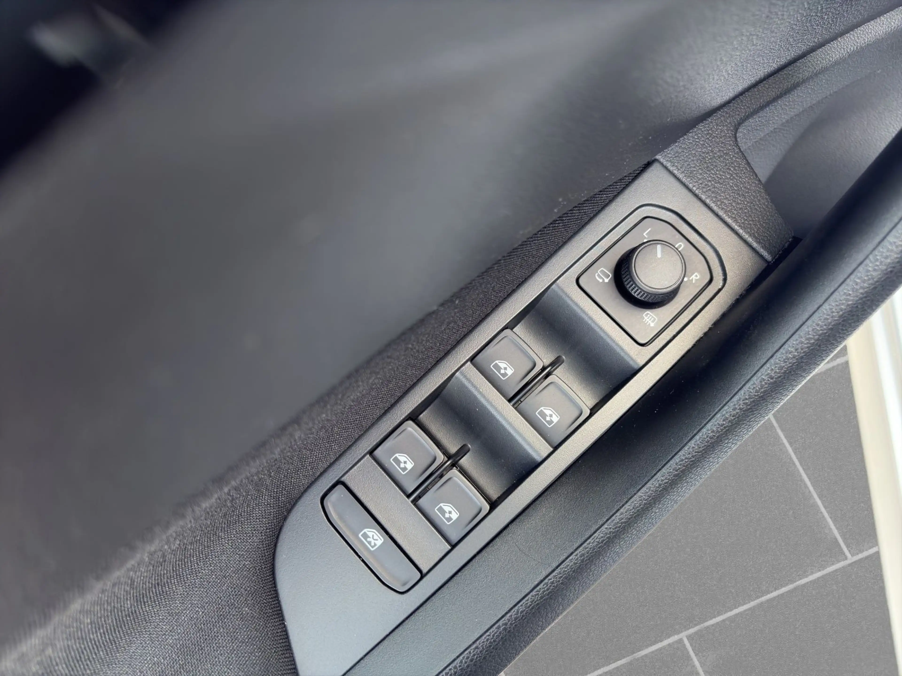 Skoda Kamiq Selection 1.0 TSI EINPARKHILFE RÜCKFAHRKAM — photo 13