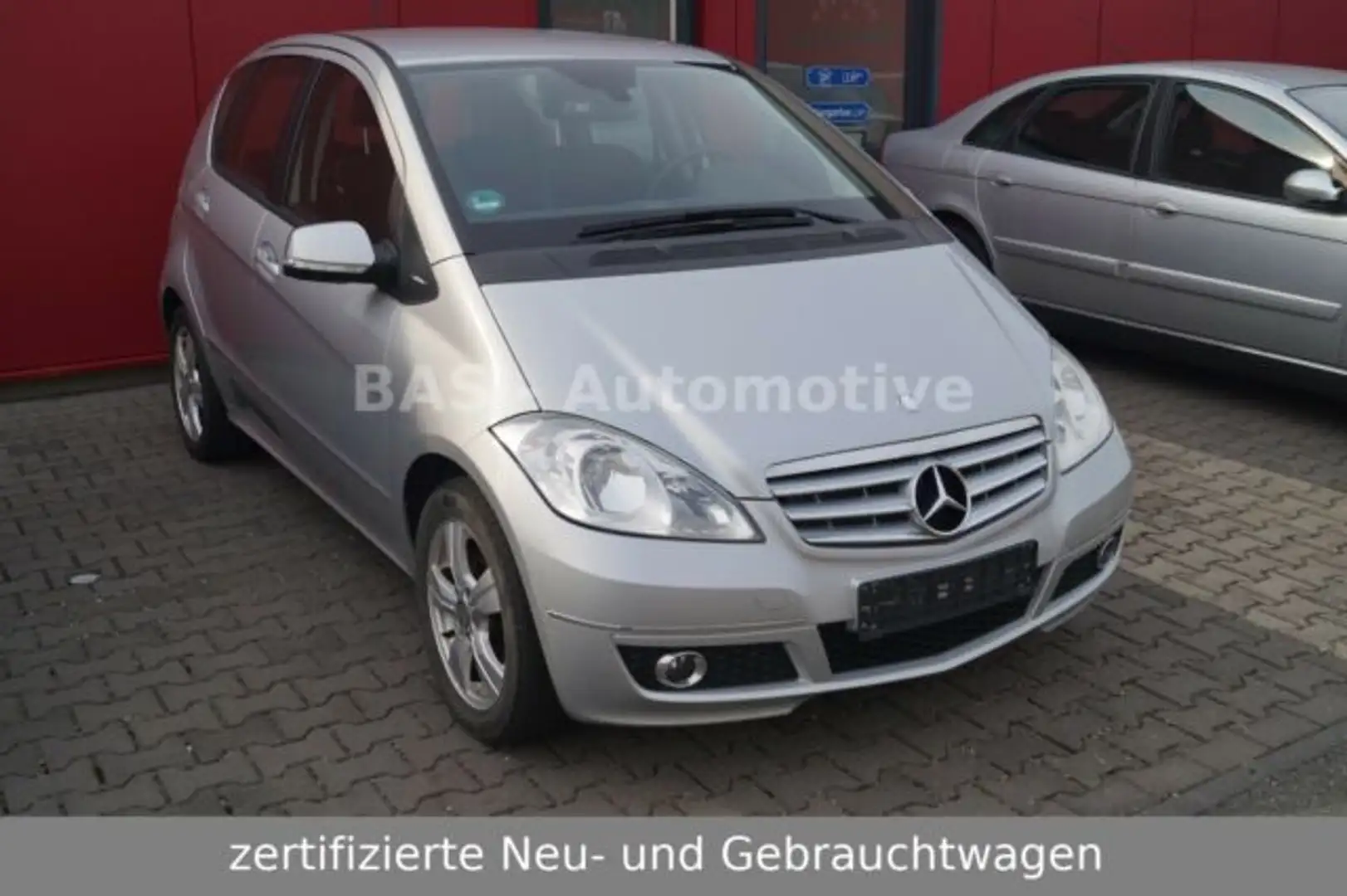Mercedes-Benz A 200 Avantgarde | Licht&Sicht Paket |Sportpaket Ezüst - 2