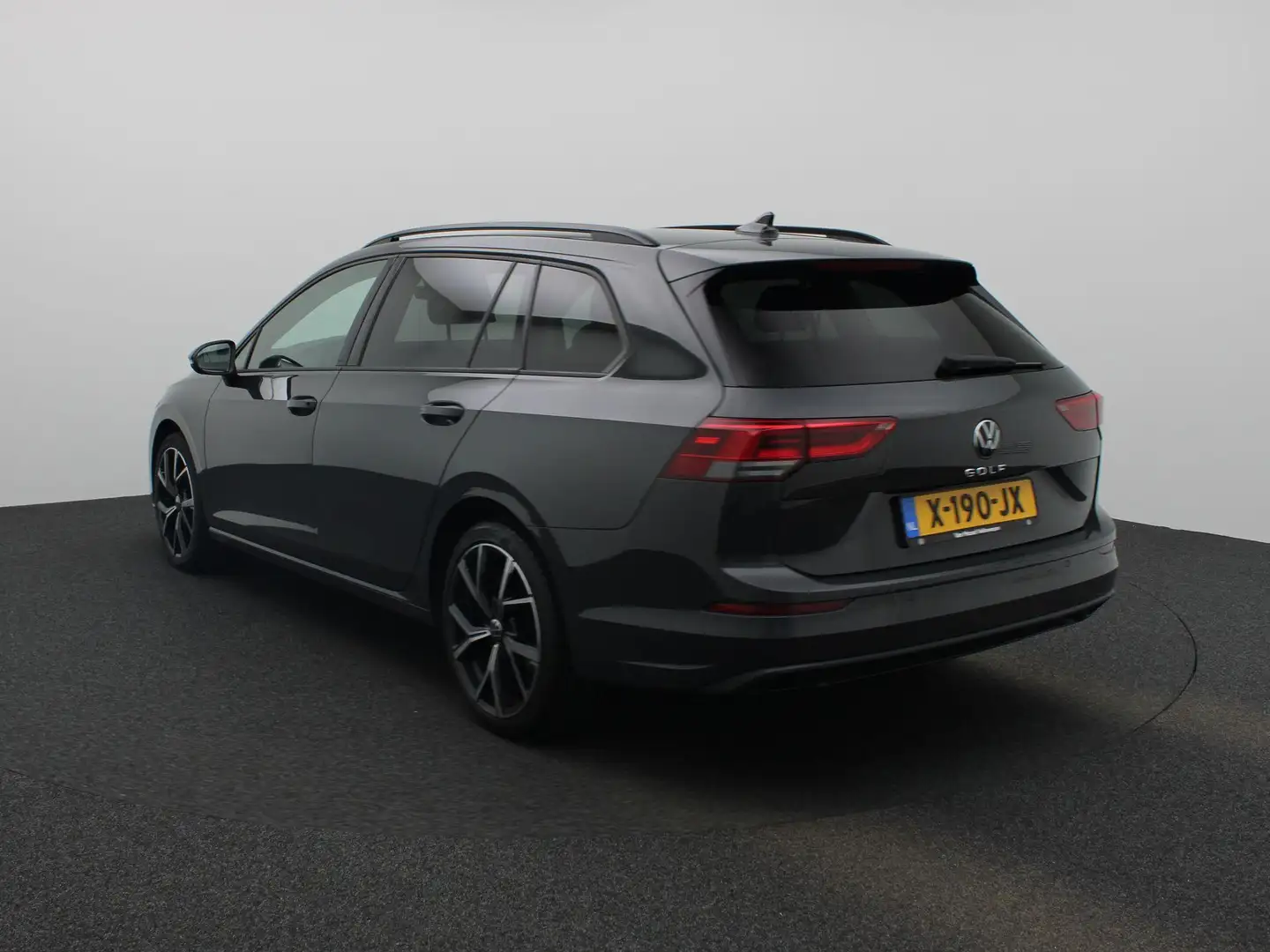 Volkswagen Golf Variant 1.0 TSI Life 110 PK | Apple Carplay | Android Auto Grijs - 2