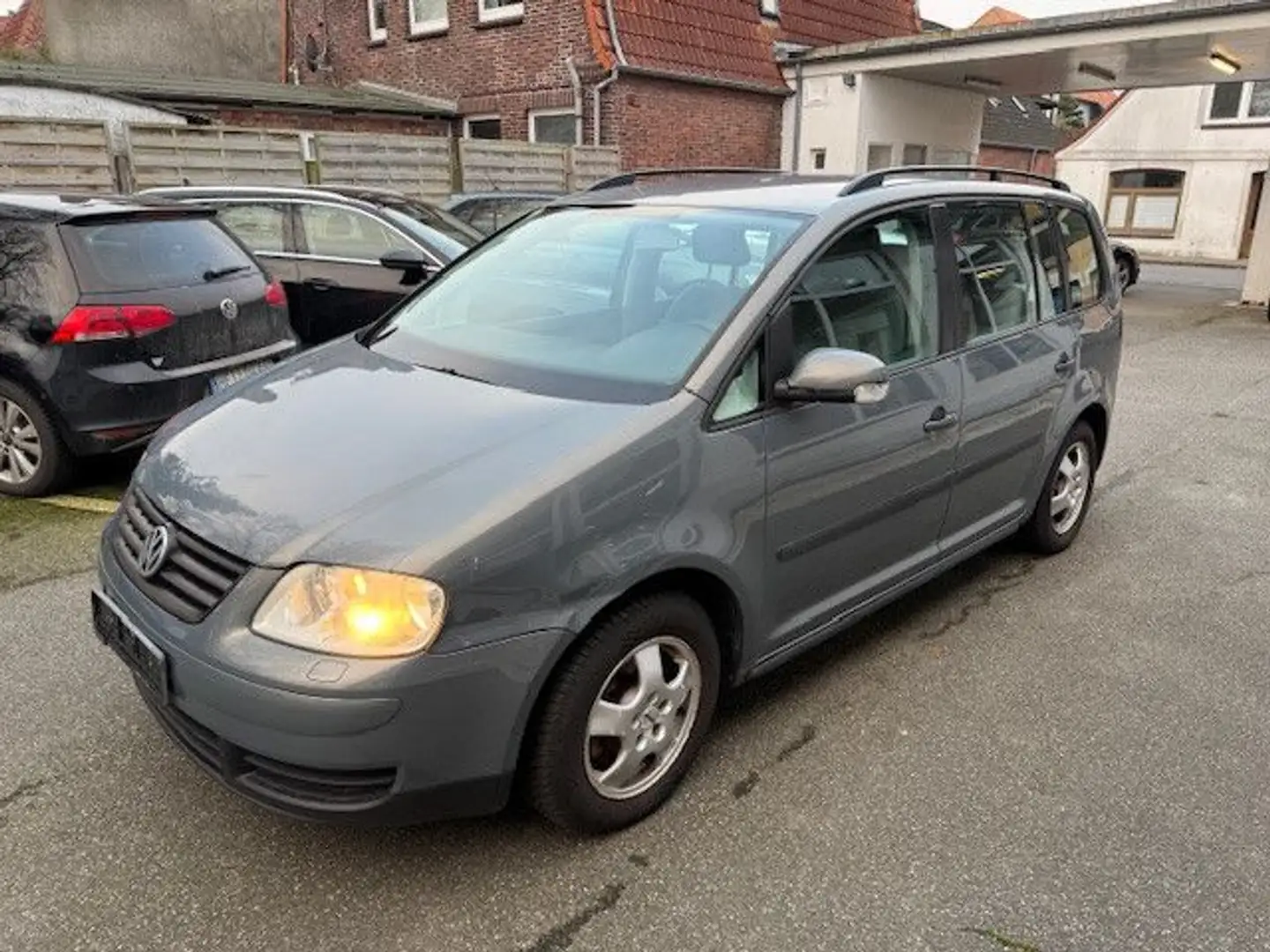 Volkswagen Touran 1,9 "TDI Trend" -ALU-AHK-GJR Grau - 2