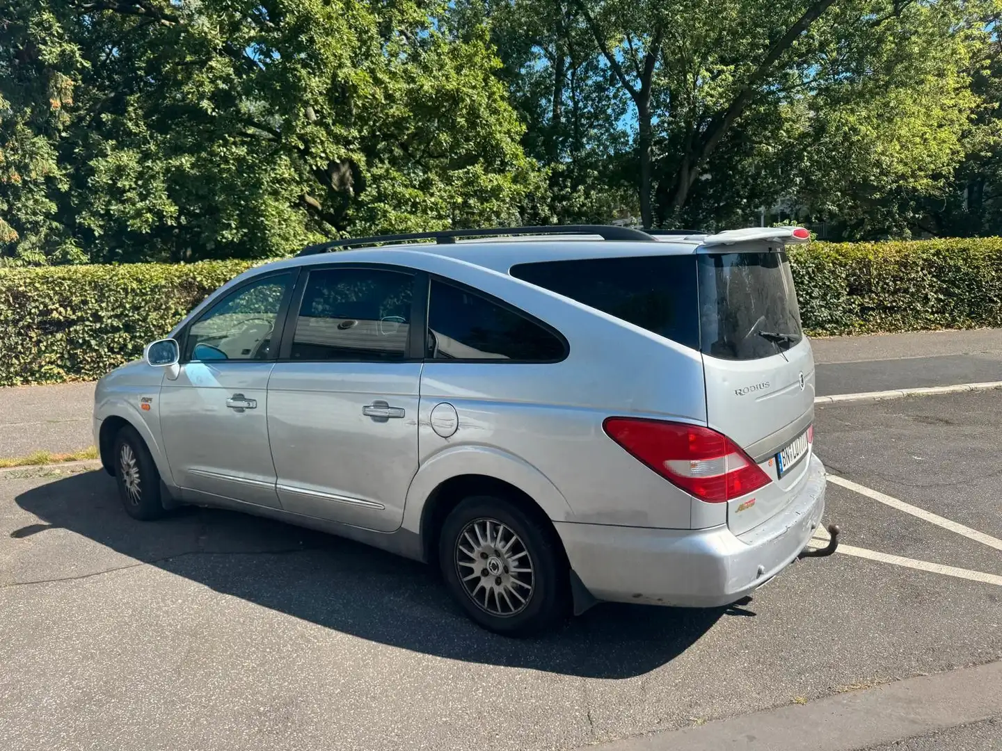 SsangYong Rodius 270 Xdi Silber - 2