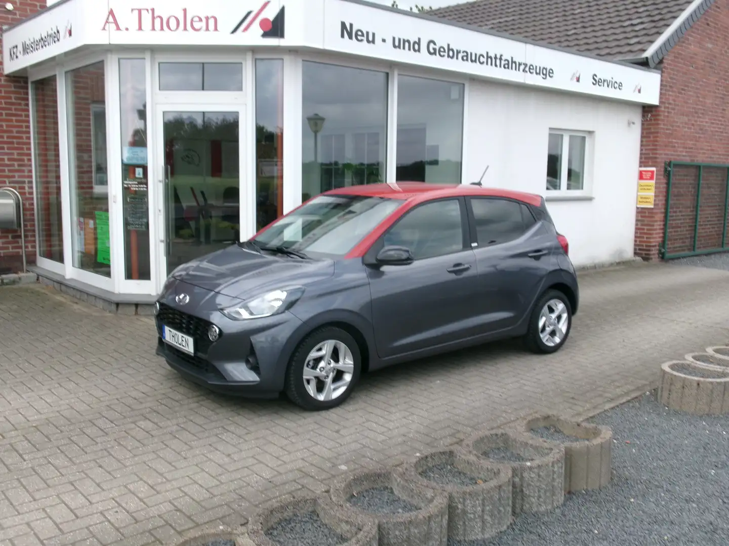 Hyundai i10 1,2 Intro Edition Navi Alu Klima Kamera Shz Gris - 1