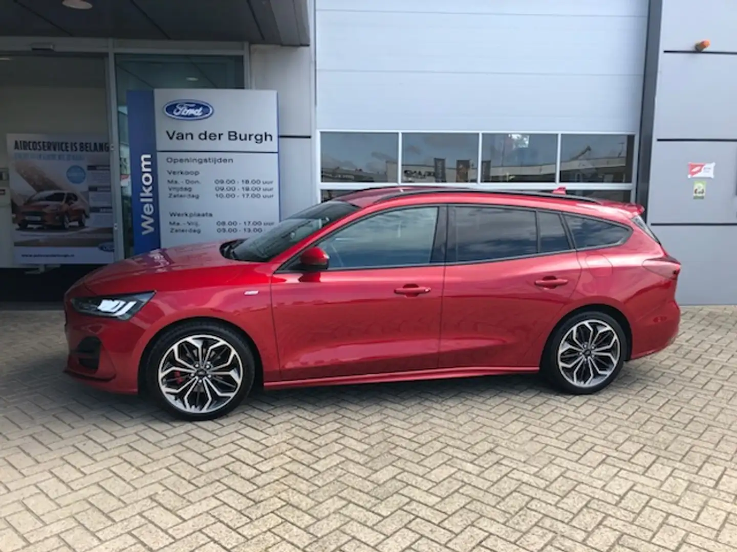 Ford Focus Wagon 1.0 EcoBoost 125pk ST Line X Business Rouge - 2