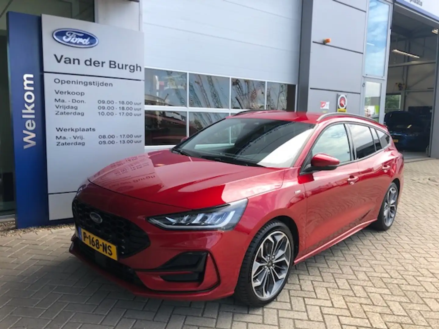 Ford Focus Wagon 1.0 EcoBoost 125pk ST Line X Business Rouge - 1
