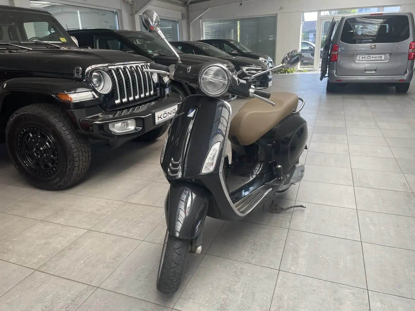 Vespa Primavera 125 E4 ABS BLU Zwart - 1