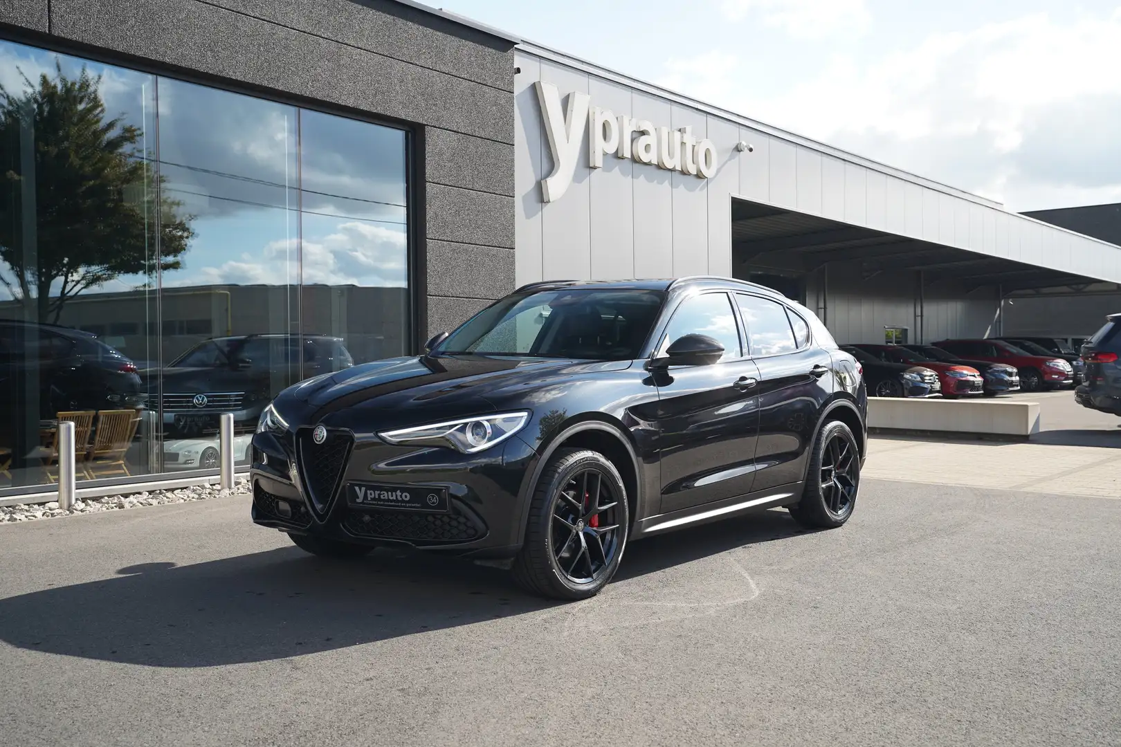 Alfa Romeo Stelvio Stelvio 2.0 Turbo 16V AT8-Q4 Navi Leder Camera 20" Schwarz - 1