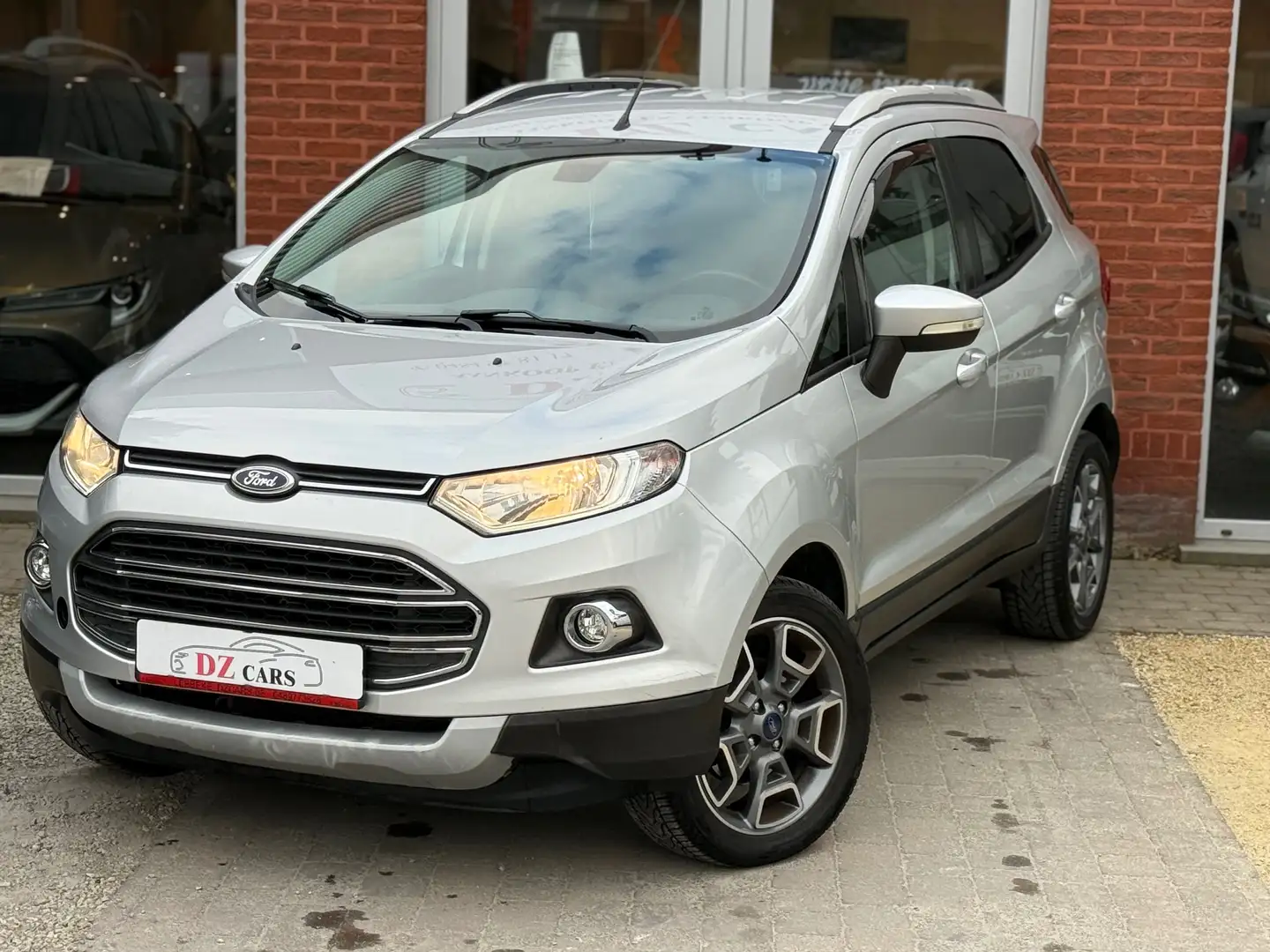 Ford EcoSport ECOSPORT 1.5 TDCi TITANIUM Grijs - 2