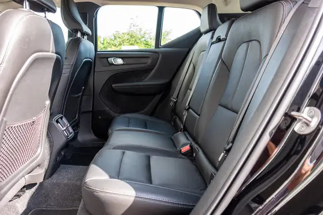 Volvo XC40 view 9