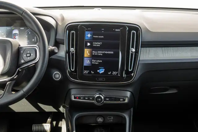 Volvo XC40 view 10