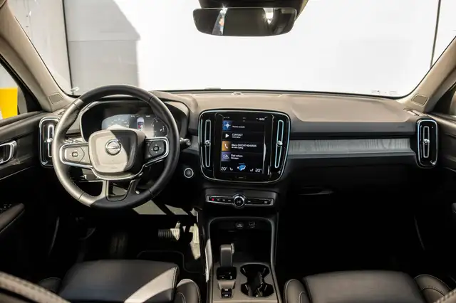 Volvo XC40 view 7