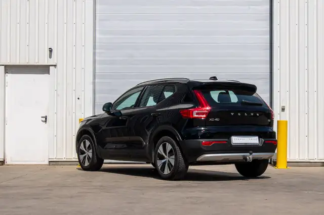 Volvo XC40 view 4