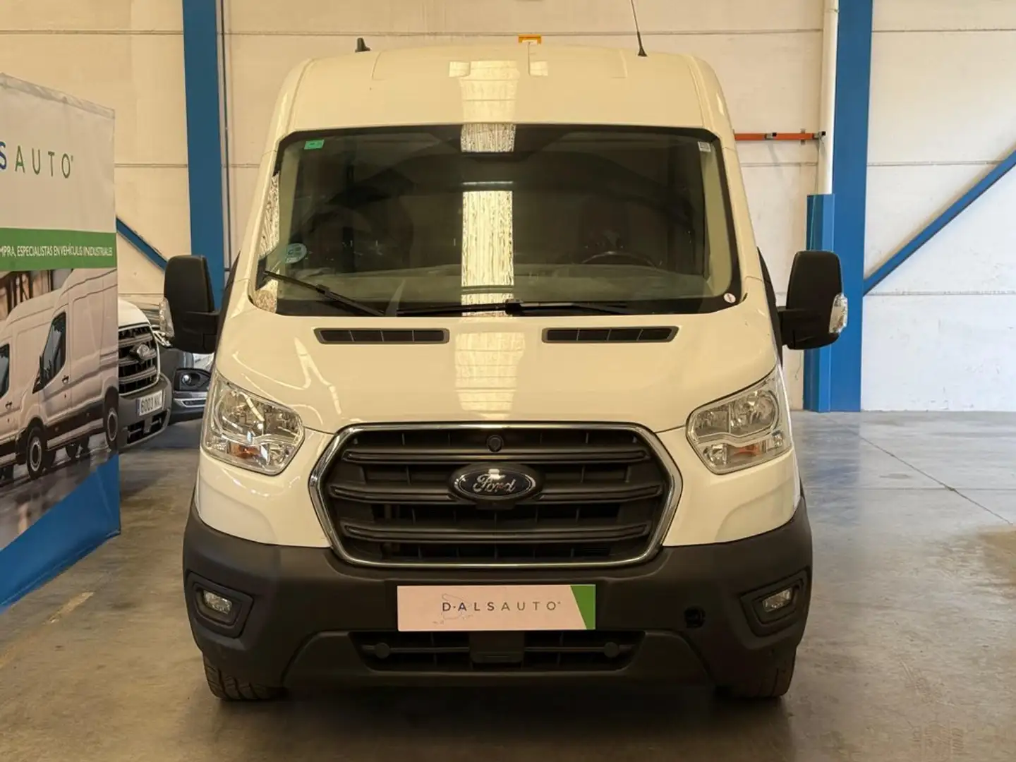 Ford Transit 310 77kW L2H2 Van Trend Delantera Blanco - 2
