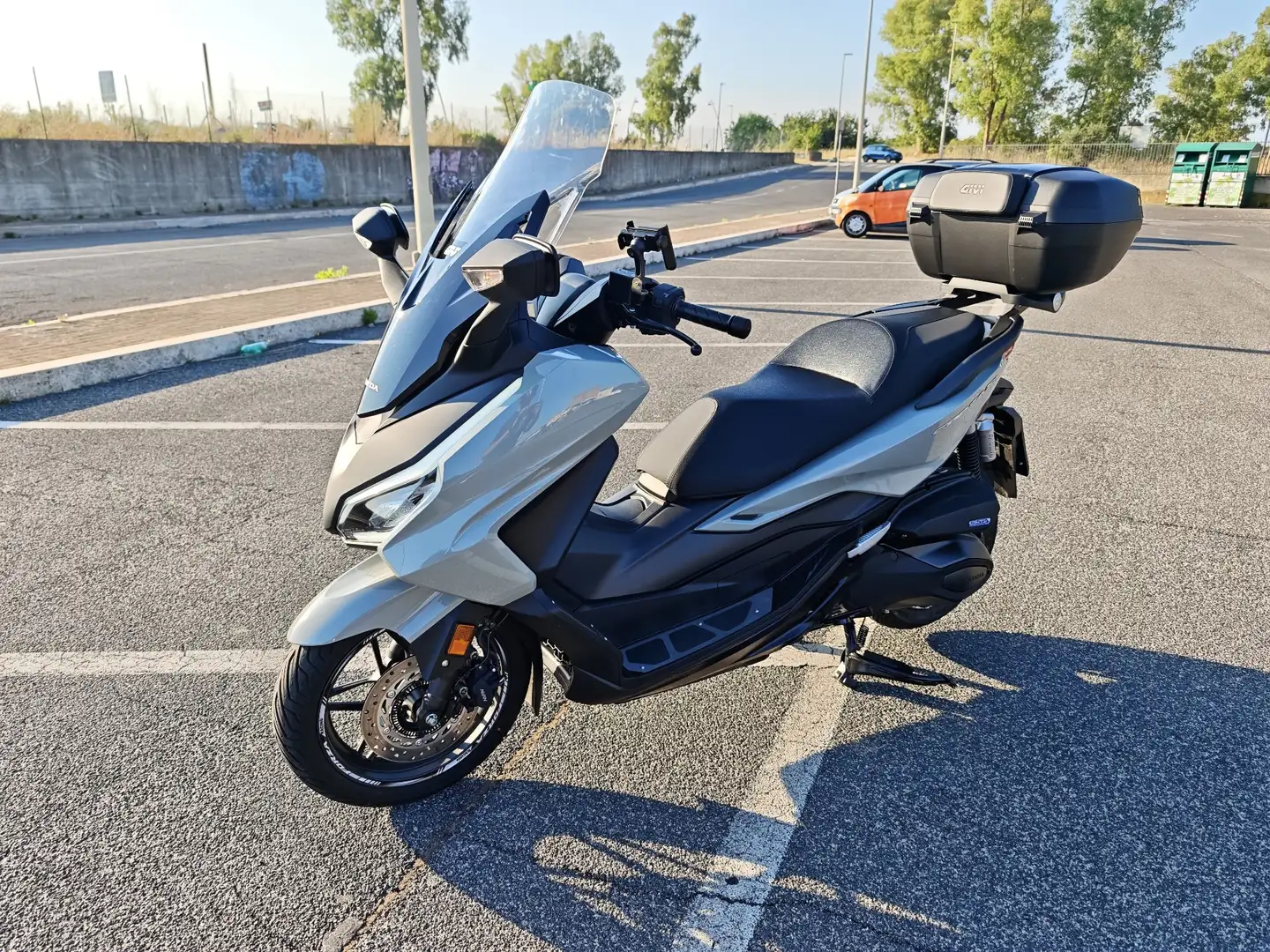 Honda Forza 350 Grigio - 1