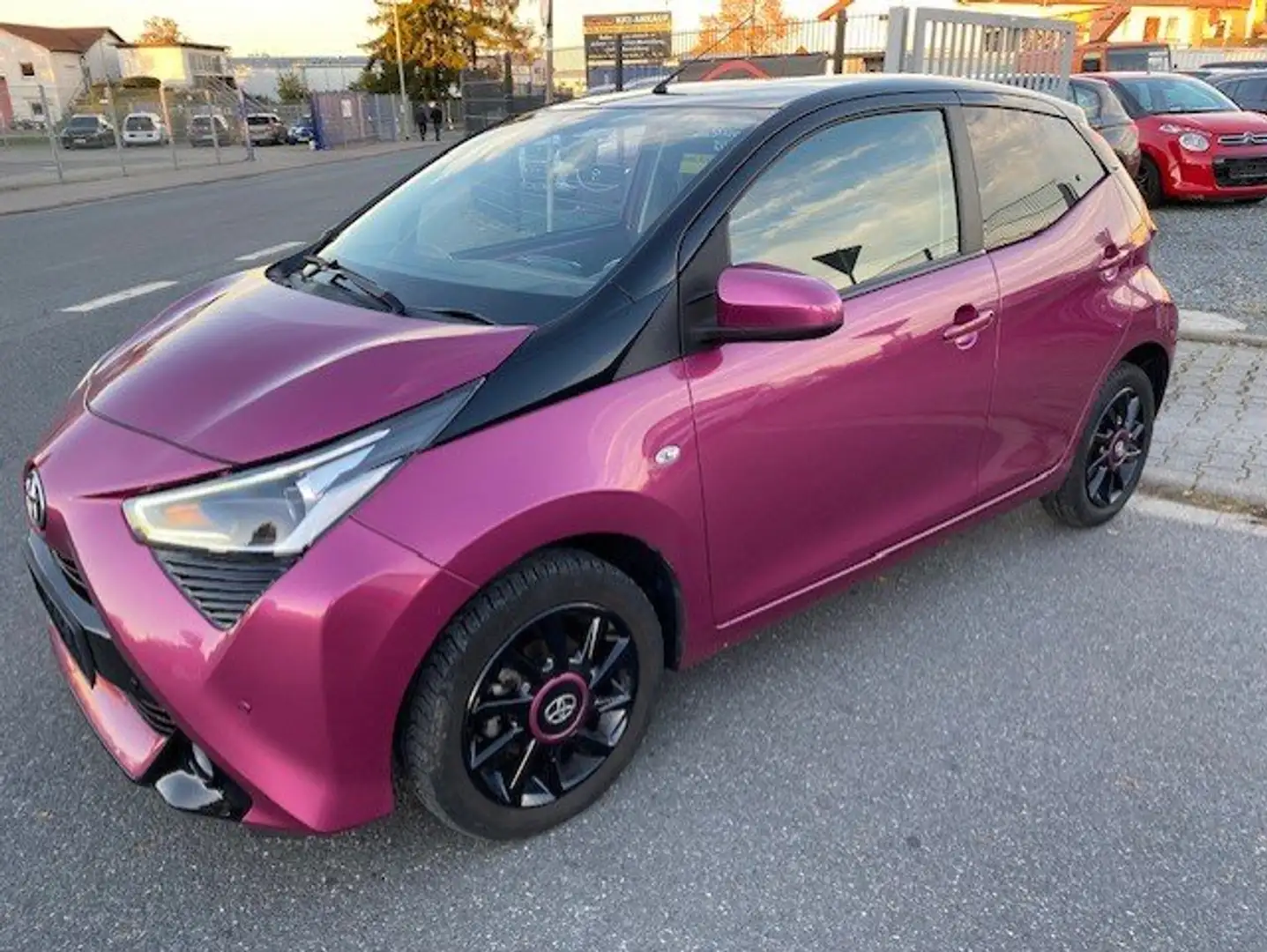 Toyota Aygo x-cite Violett - 2