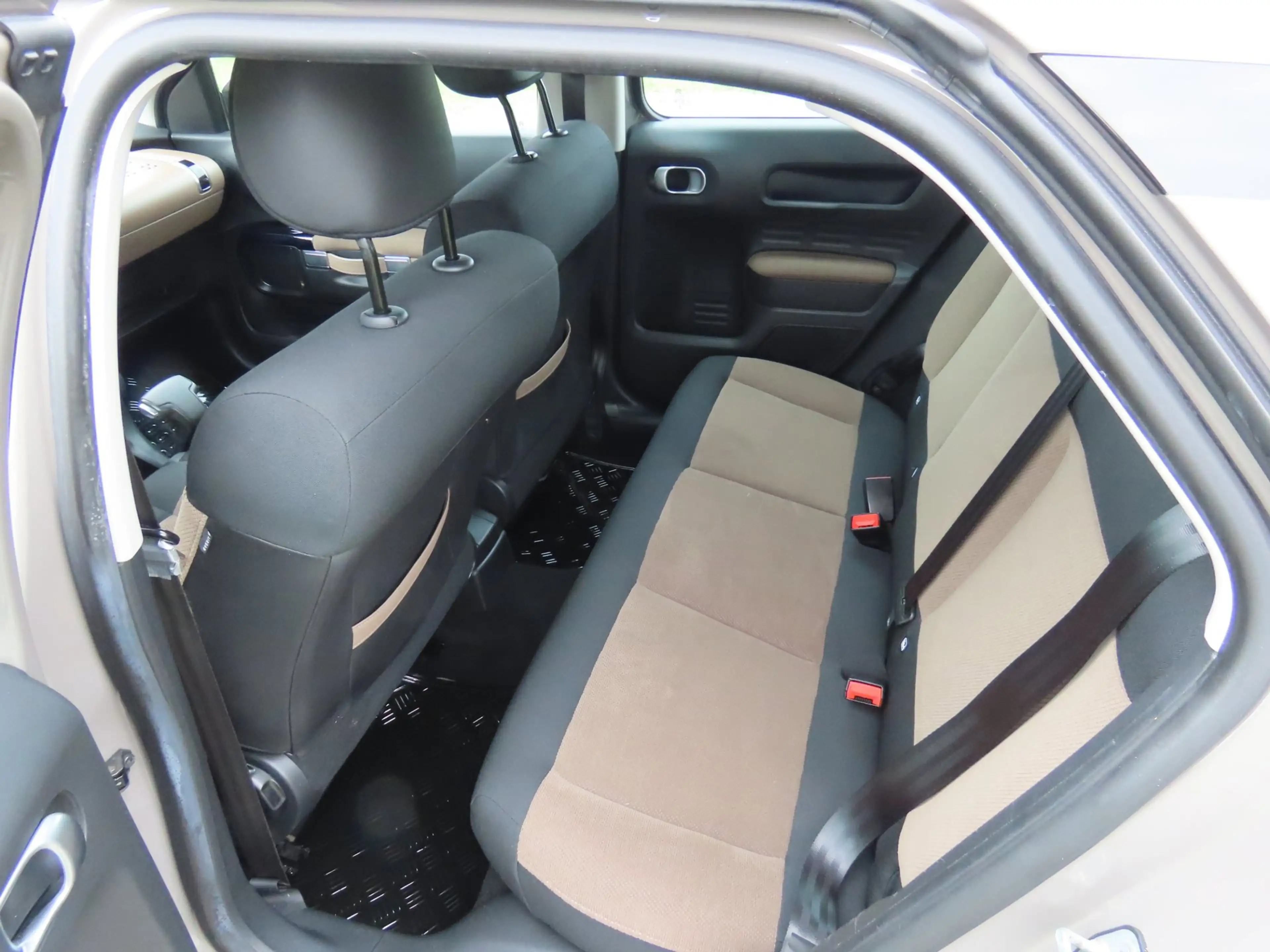 Citroen C4 Cactus 1.2 e-VTi Feel *2e EIG *CAMERA *NAVI *DIST VV !! — photo 10