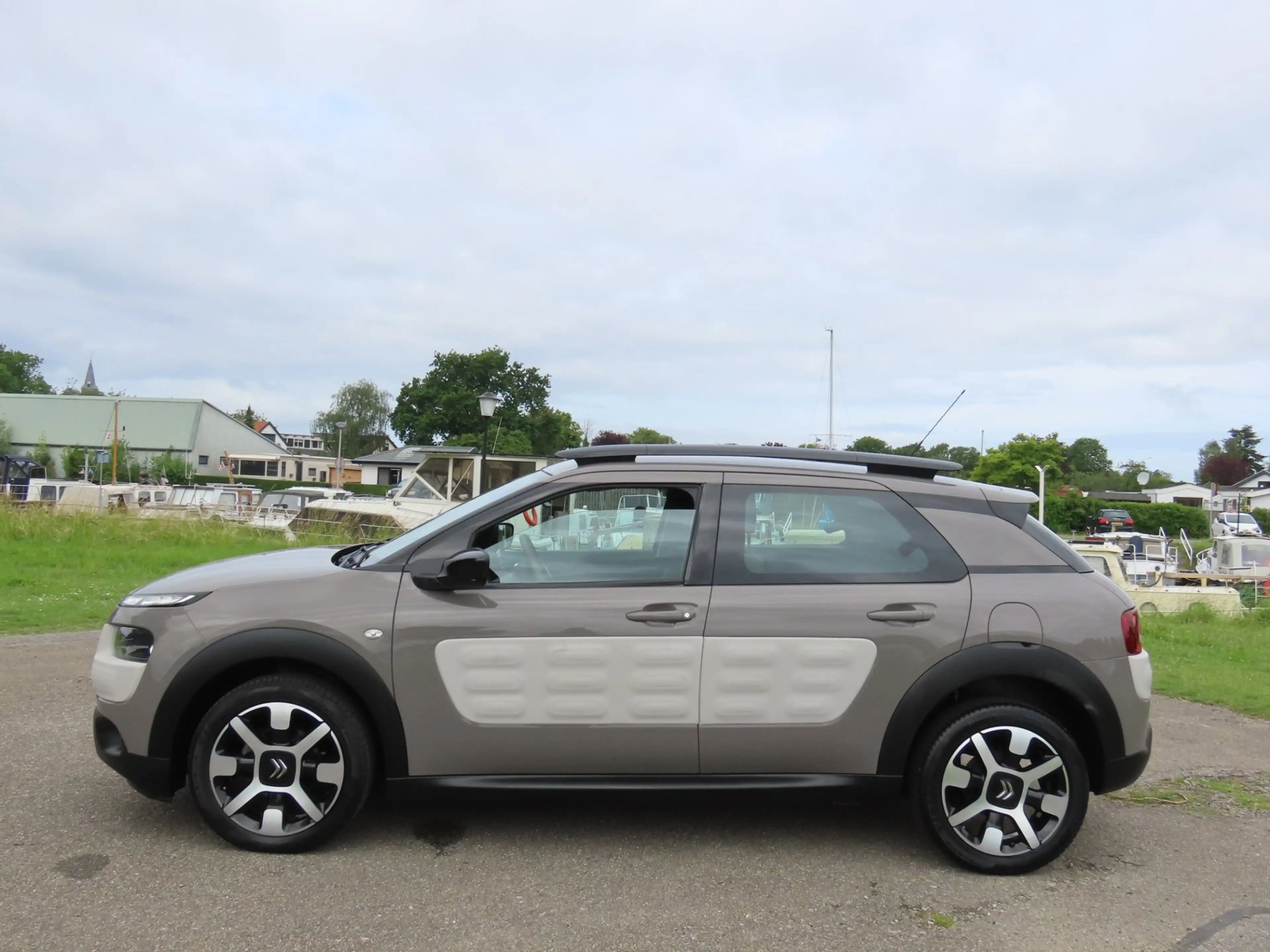 Citroen C4 Cactus 1.2 e-VTi Feel *2e EIG *CAMERA *NAVI *DIST VV !! — photo 2