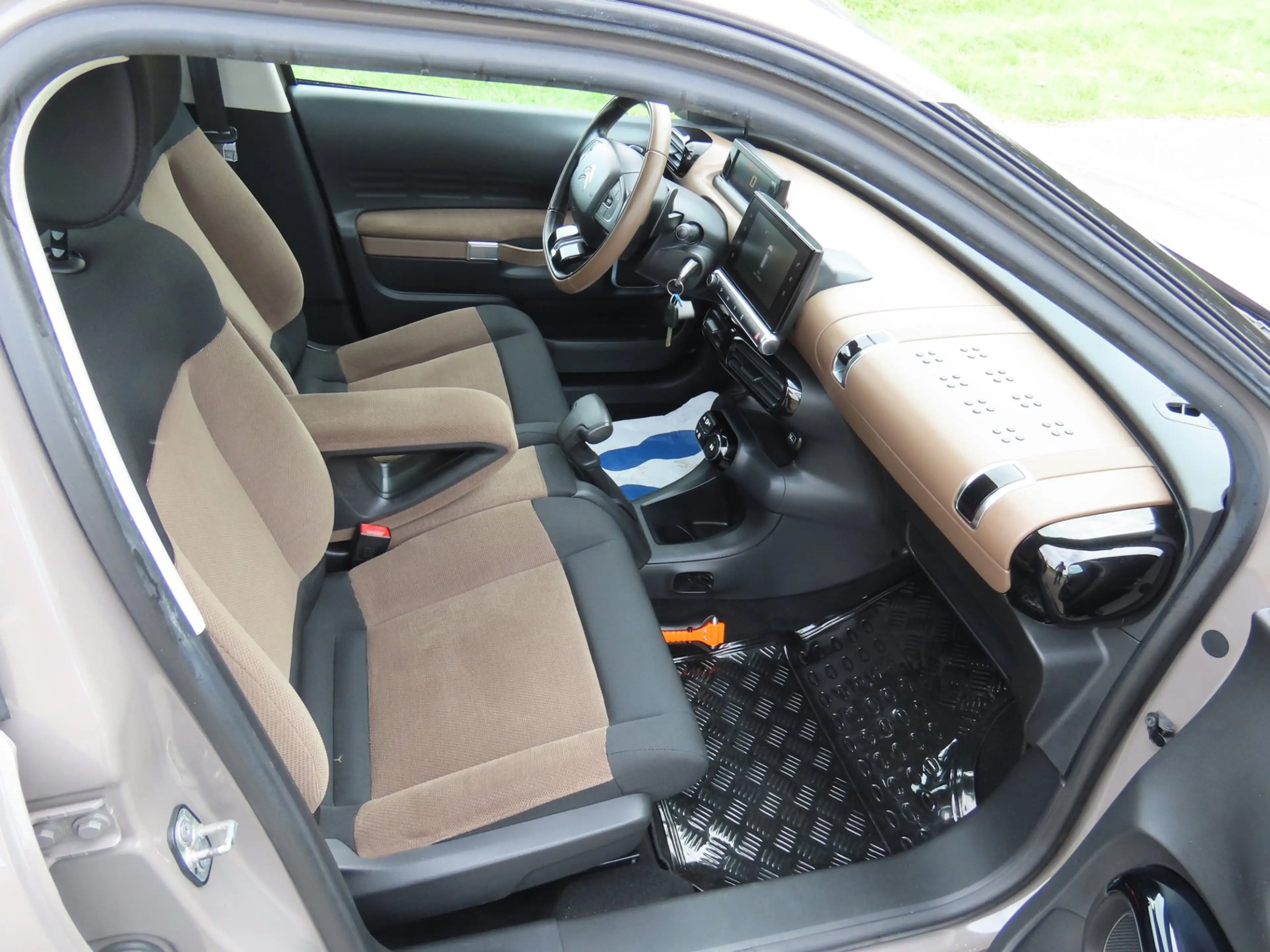 Citroen C4 Cactus 1.2 e-VTi Feel *2e EIG *CAMERA *NAVI *DIST VV !! — photo 13