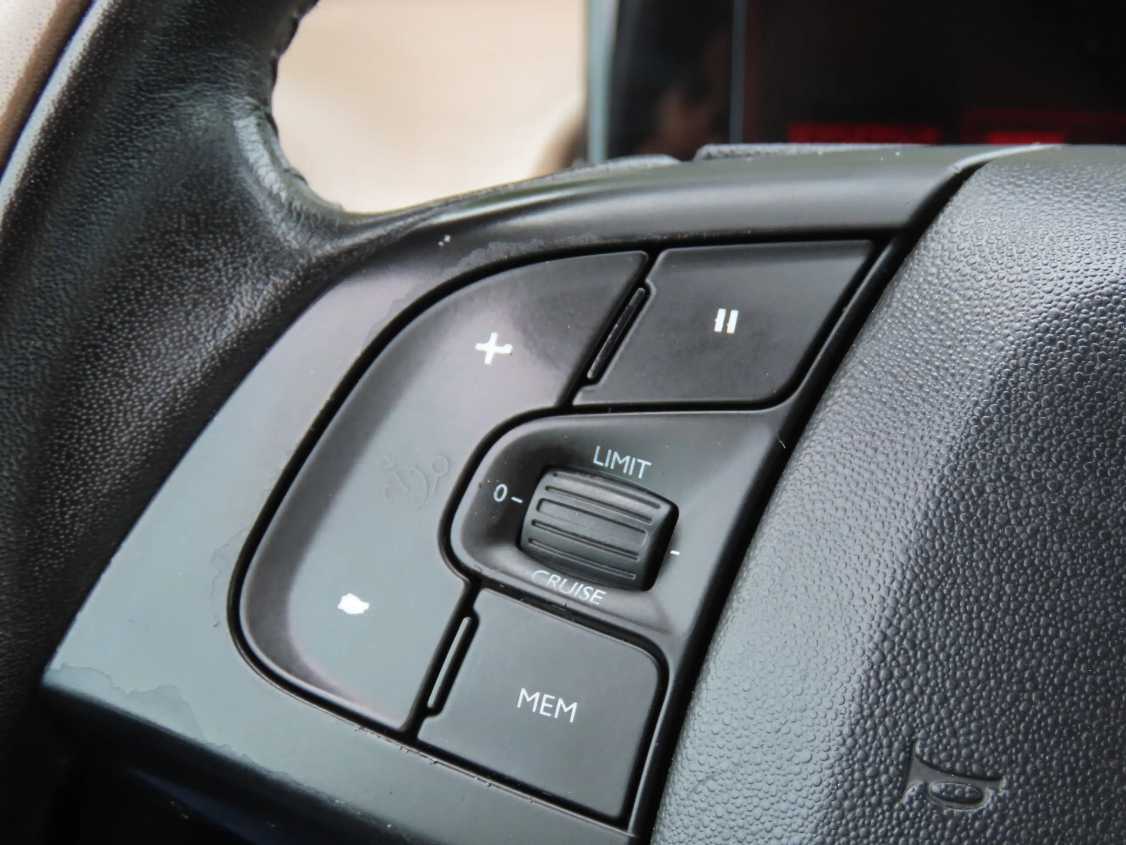 Citroen C4 Cactus 1.2 e-VTi Feel *2e EIG *CAMERA *NAVI *DIST VV !! — photo 14