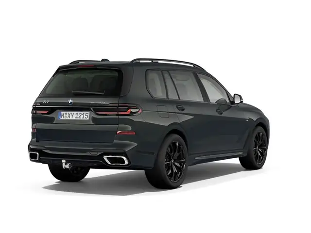 BMW X7 view 3