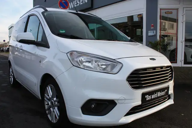 Ford Tourneo Courier Titanium "Topzustand!!"