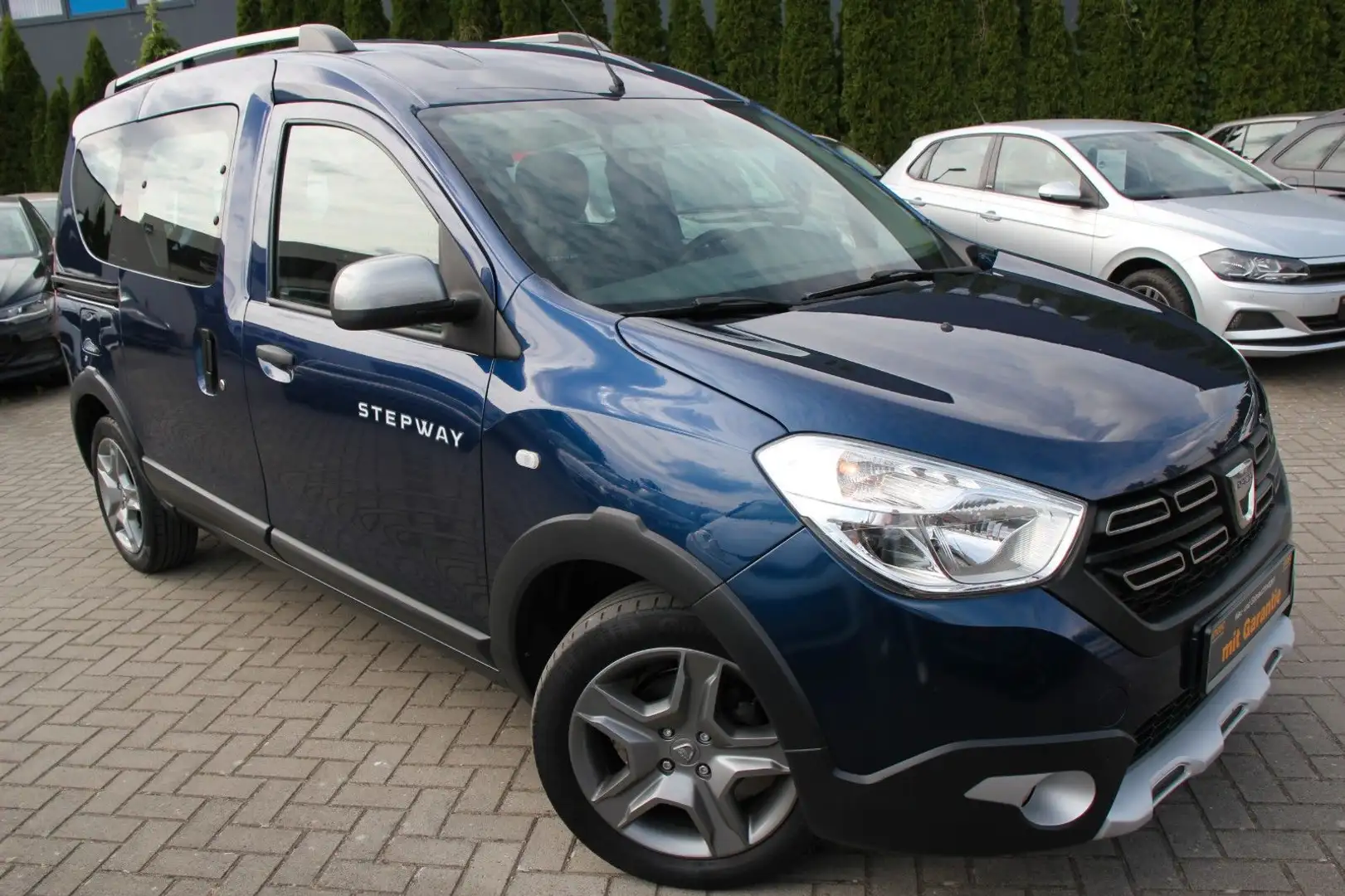 Dacia Dokker Stepway Klima/Navi/Sitzhz/PDC/AHK Blau - 1