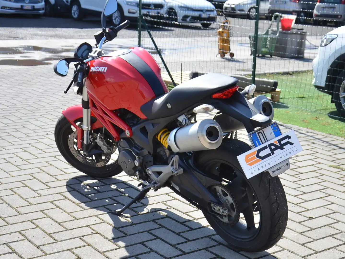 Ducati Monster 696 Roşu - 2