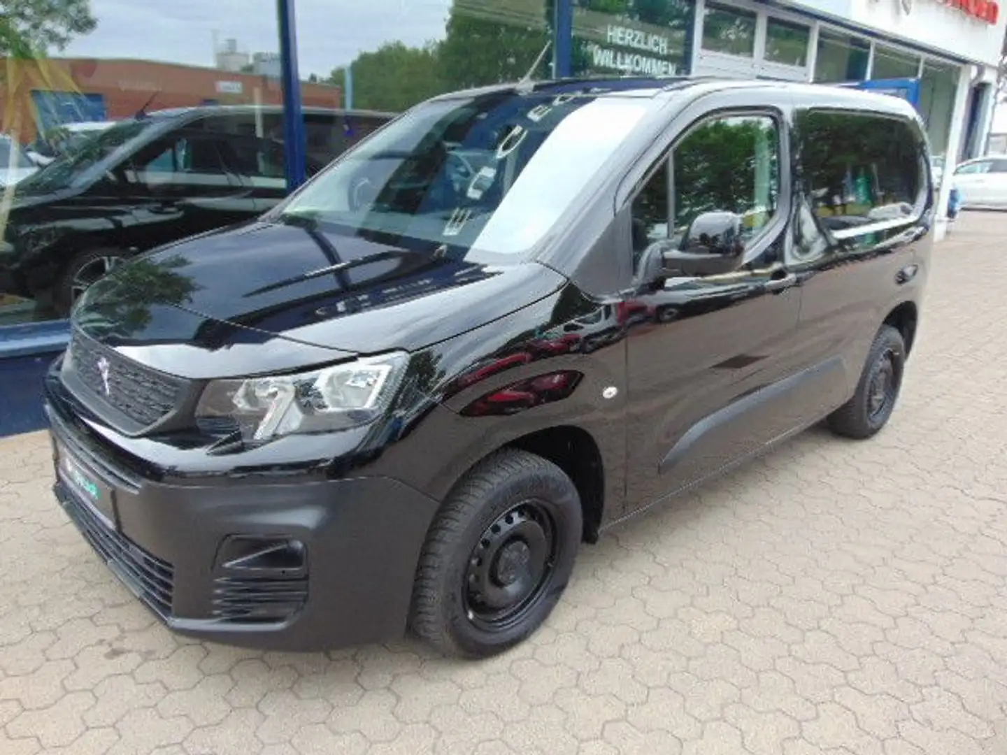 Peugeot Partner Premium L1 Zwart - 1