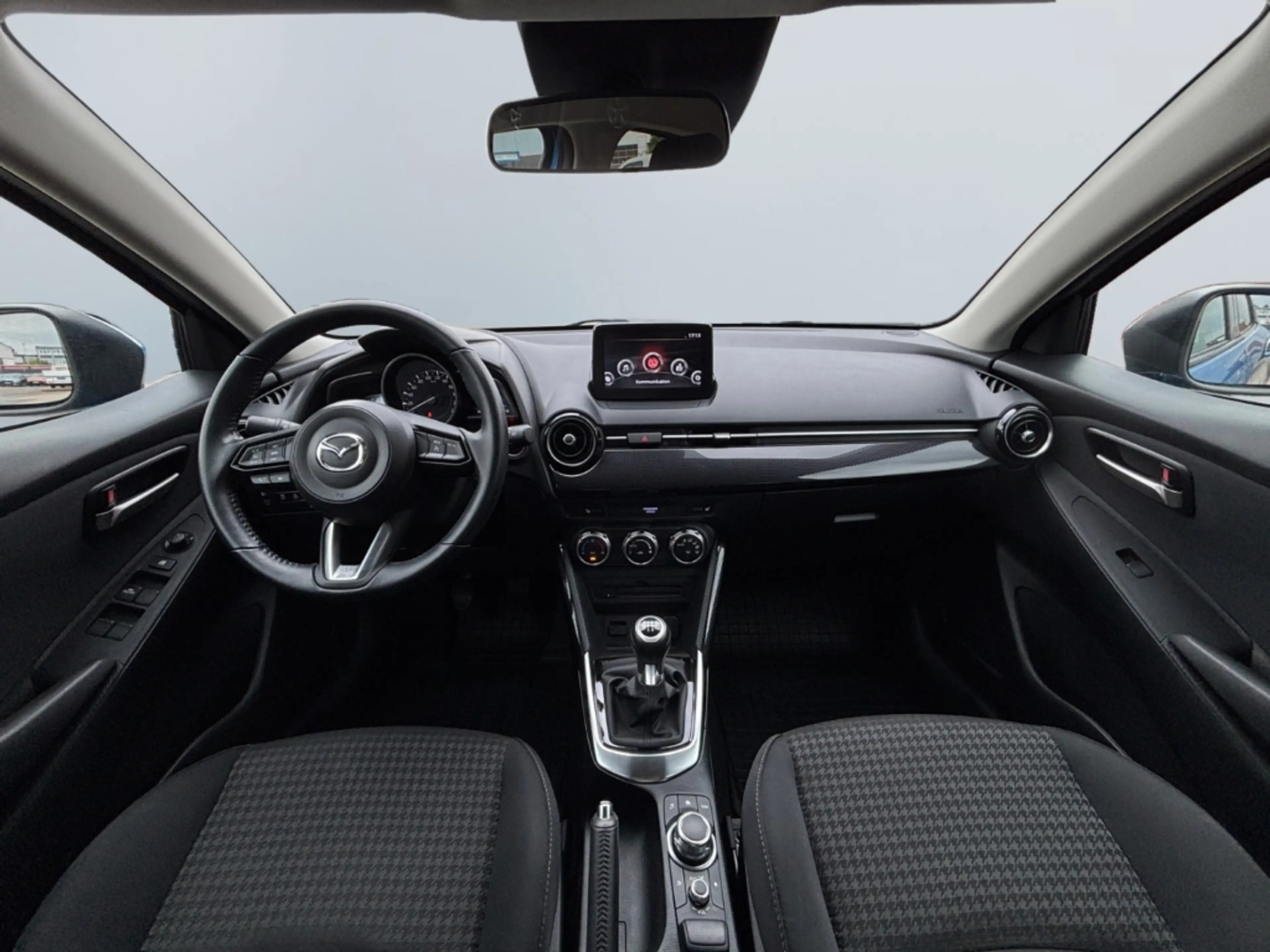 Mazda 2 1.5 SKYACTIV-G 90 Kizoku *SHZ*CAM*PDC*CarPlay* — photo 11