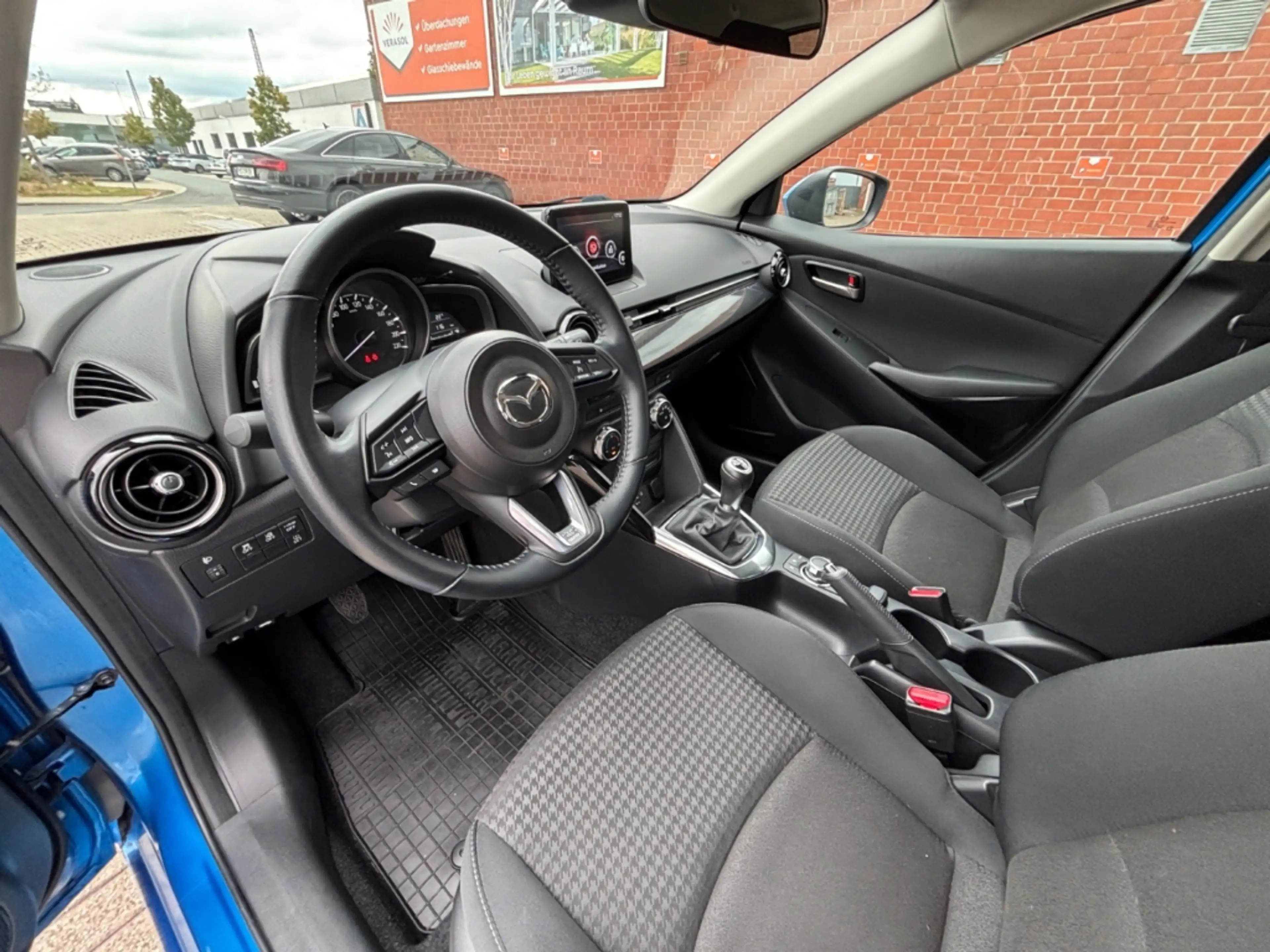 Mazda 2 1.5 SKYACTIV-G 90 Kizoku *SHZ*CAM*PDC*CarPlay* — photo 13